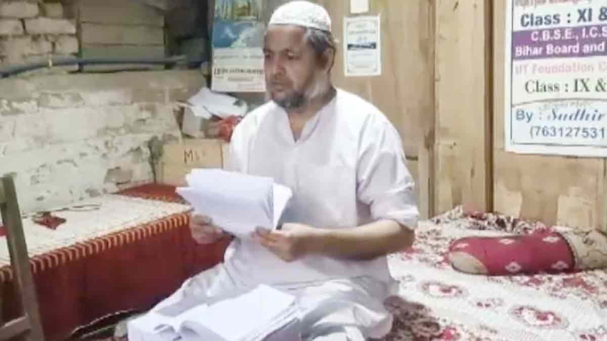 बीएलओ वजाहत अली फारूखी (Photo: Screengrab)