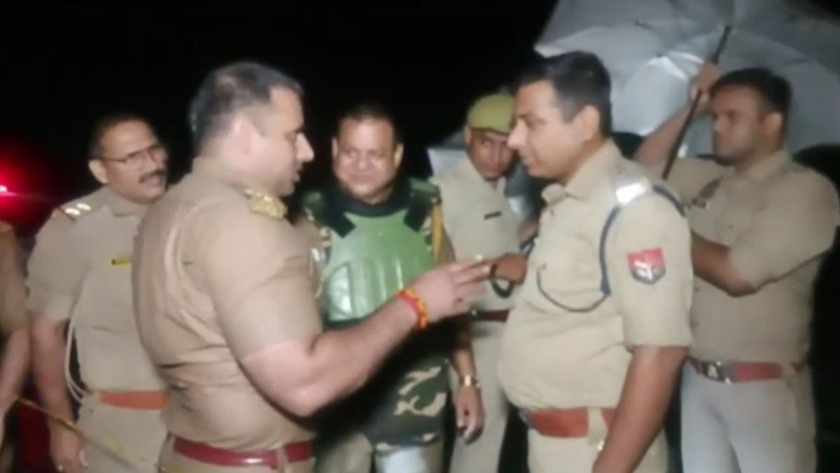 छेड़छाड़ के आरोपी से पुलिस की मुठभेड़. (Photo: Screengrab)