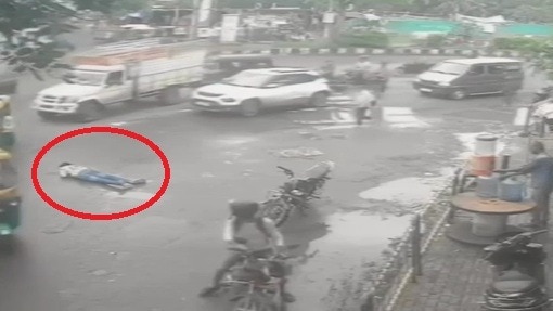 घटना CCTV में कैद (Photo: Screengrab).