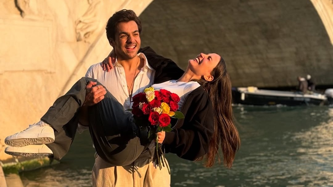 Ashish Chanchlani and Elli AvrRam's Music Video 