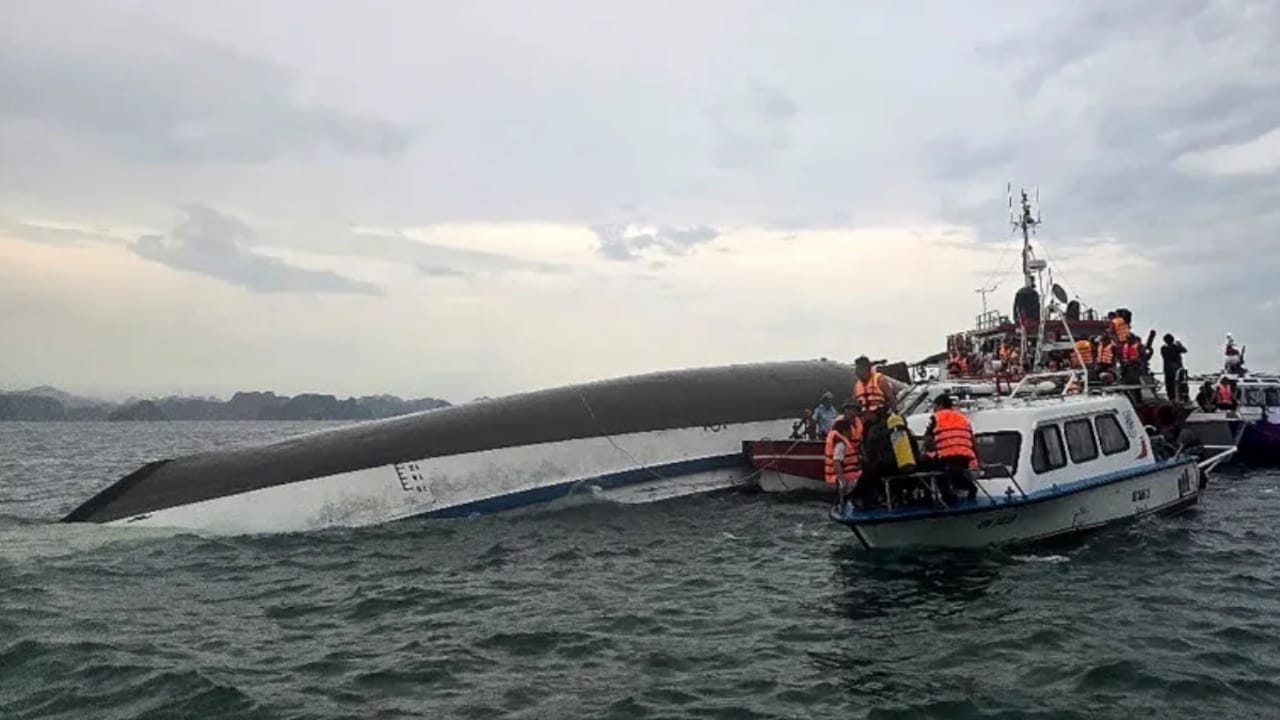 वियतनाम के हैलॉन्ग बे में बड़ा नाव हादसा, 8 बच्चों समेत 27 पर्यटकों की मौत - Major boat accident in Vietnam's Halong Bay 27 tourists including 8 children died ntc - AajTak
