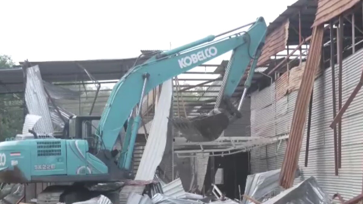 687c7d7d540f3-illegal-