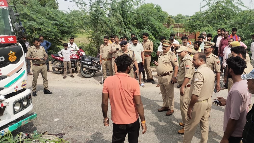 पुलिस टीम घटनास्थल की जांच कर रही है  (Photo: Siddhartha Gupta/ITG)