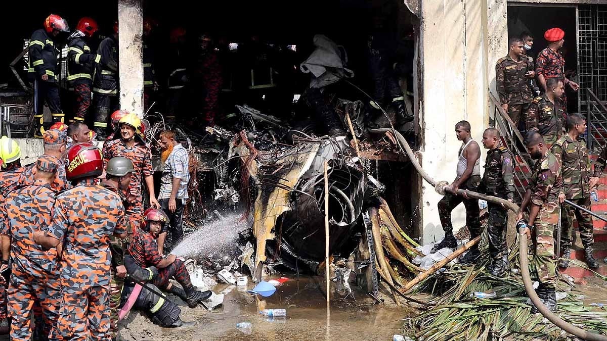 माइलस्टोन स्कूल और कॉलेज कैंपस में गिरा F-7 फाइटर जेट. (File Photo: Reuters)