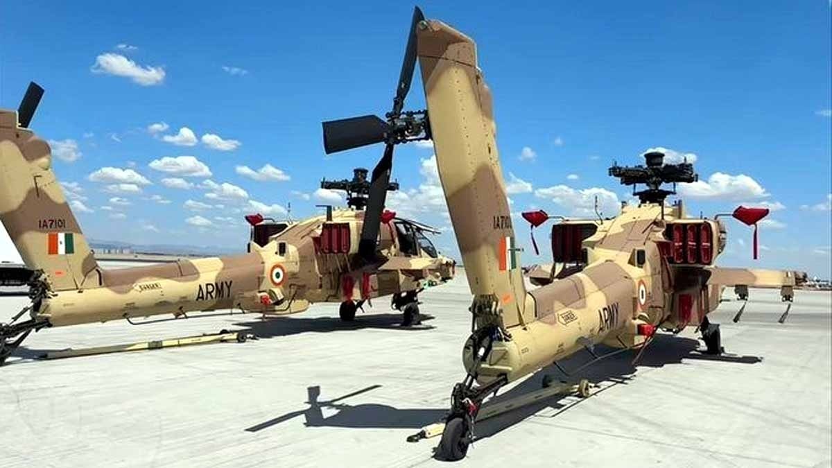 हिंडन एयरपोर्ट पर उतारे गए अपाचे अटैक हेलिकॉप्टर. (Photo: ADGPI)