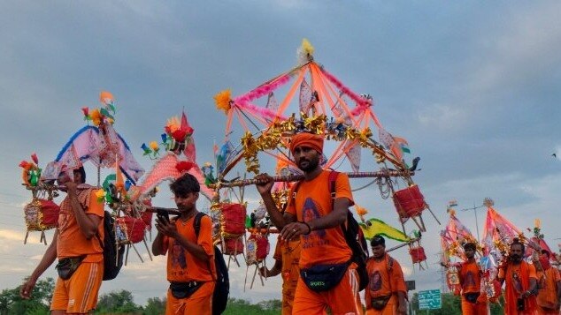 कांवड़ यात्रा का हुआ समापन (Photo: AFP)