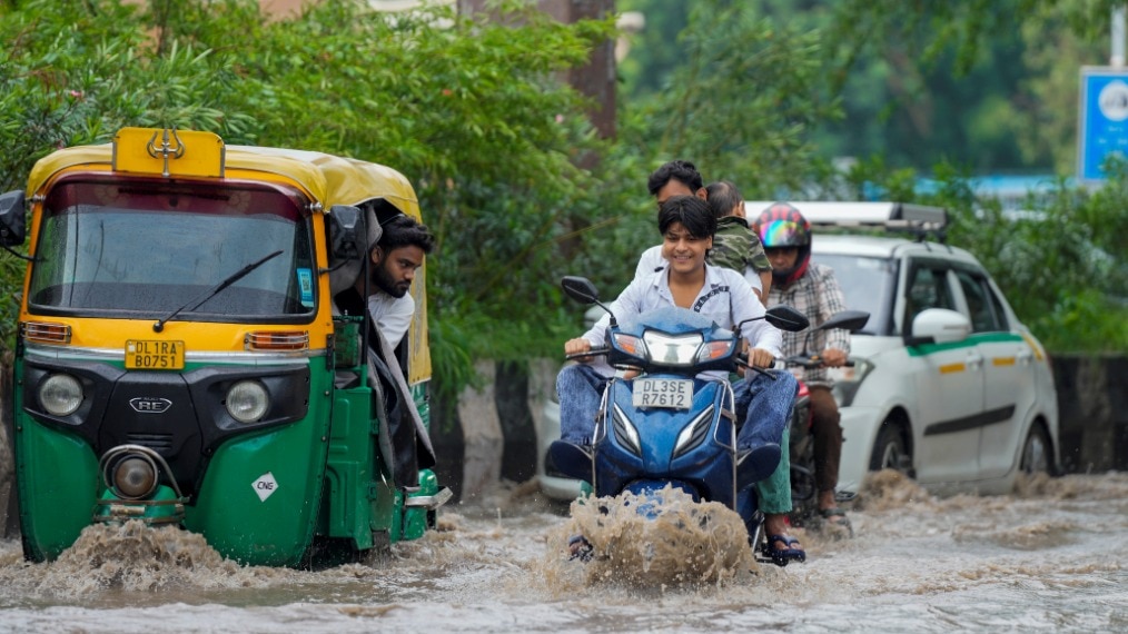 दिल्ली में आज मध्यम बारिश के आसार