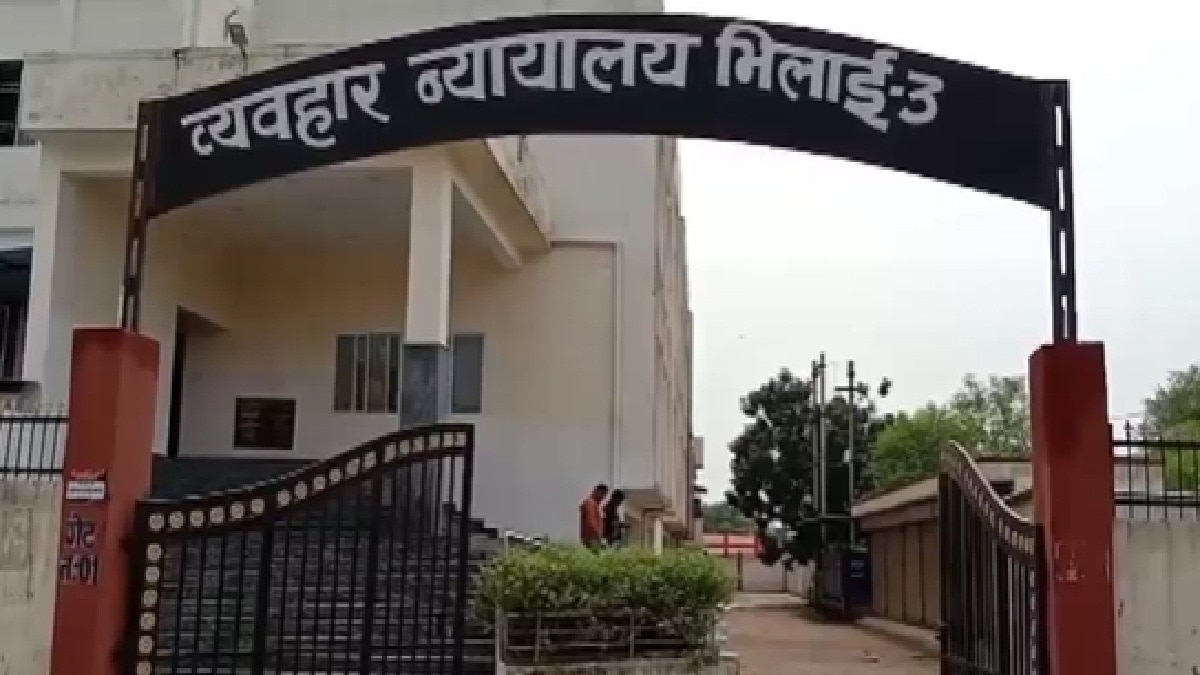 भिलाई मजिस्ट्रेट कोर्ट के अंदर क्लर्क ने लगाई फांसी (Photo: ITG)