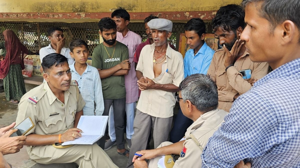 हॉस्टल में फंदे से लटकता मिला छात्रा का शव, जांच में जुटी पुलिस. (Photo: ITG)