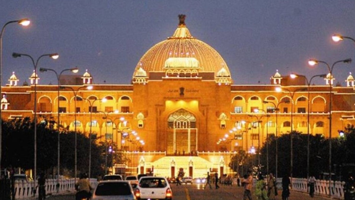 राजस्थान में विधायकों को हर माह 1.47 लाख रुपए मिलते हैं. (File Photo)