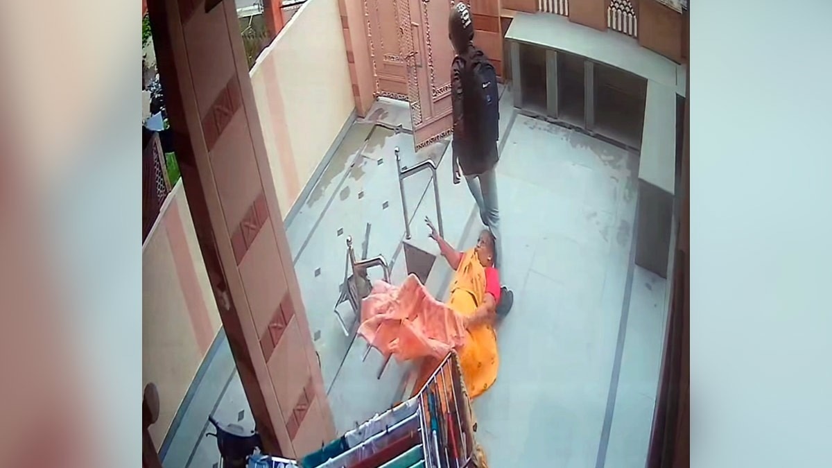 Robbery Elderly Woman After Breaking House