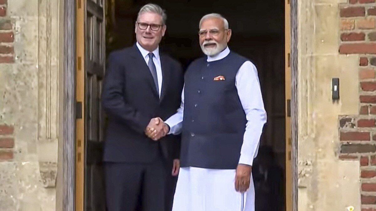 भारत-UK के बीच हो गई डील... अब कपड़े-जूते समेत ये चीजें हो जाएंगी सस्ती, देखें लिस्ट!