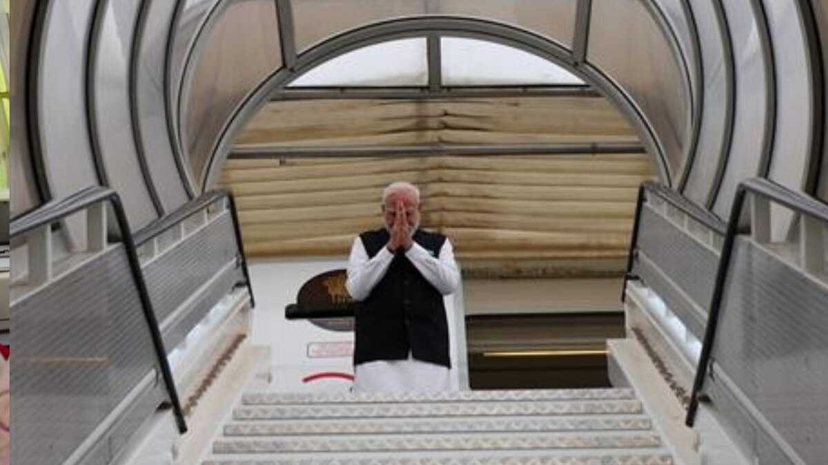 PM Modi leaves for Maldives