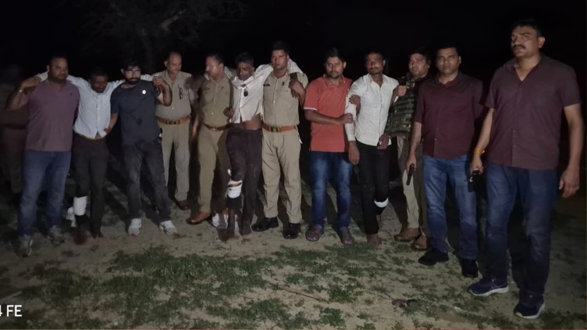 बकरी चोर गैंग पर बांदा पुलिस का बड़ा एक्शन... मुठभेड़ में 7 बदमाश गिरफ्तार, 3 को लगी गोली - bakri chori gang encounter 7 arrested 3 injured police recovery gangster act lclcn - AajTak