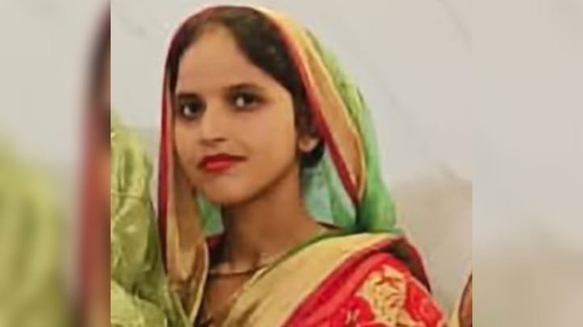 Wife And Her Lover Plotted Murder By Ordering Poison Online
