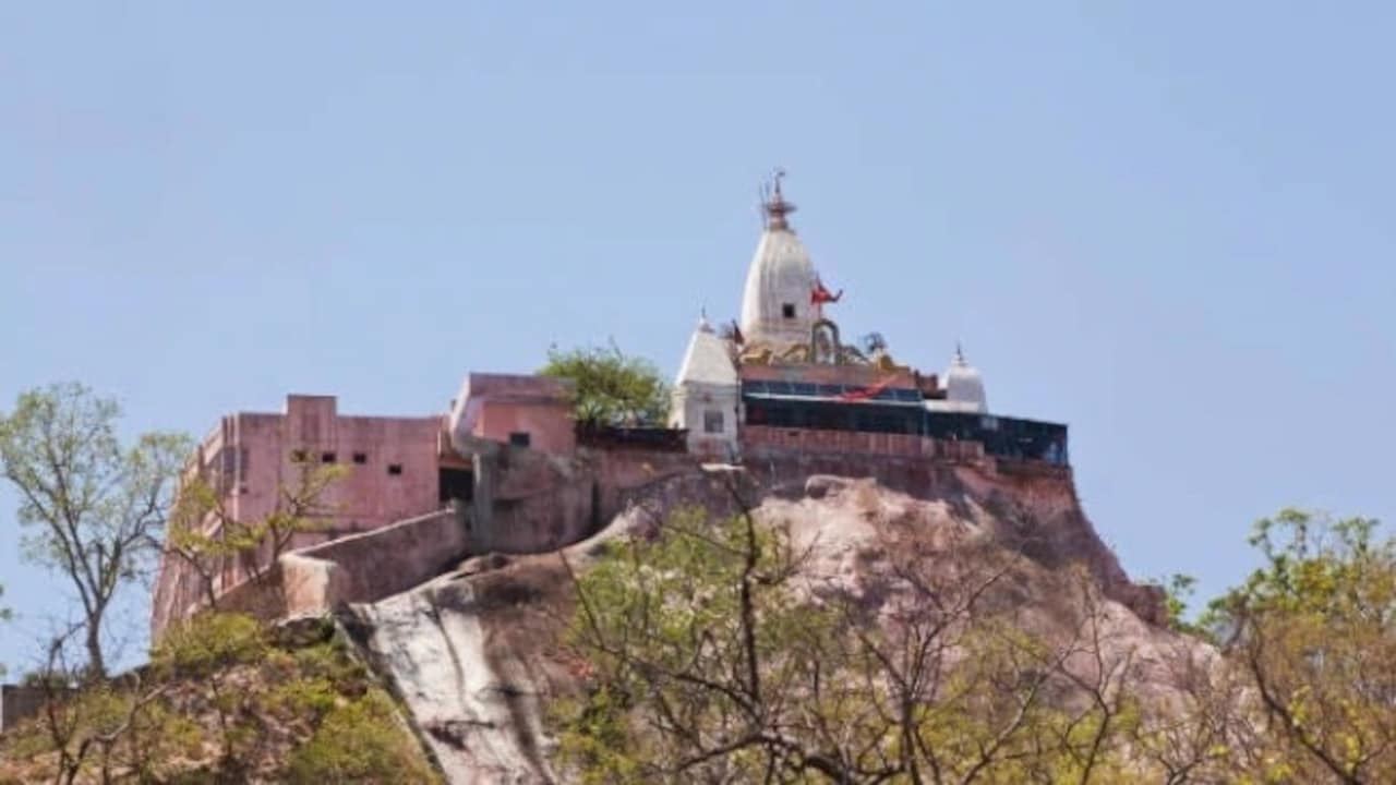 Mansa Devi Mandir: हरिद्वार के मनसा देवी मंदिर की क्या है मान्यता और महत्व? जानिए - mansa devi mandir stampede in Haridwar Mansa Devi temple know the belief and importance of this