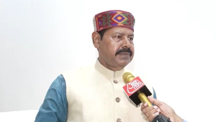 पंचायत सचिव से बहस मामले में विधायक भाई वीरेंद्र ने दी सफाई.(Photo: Screengrab) 