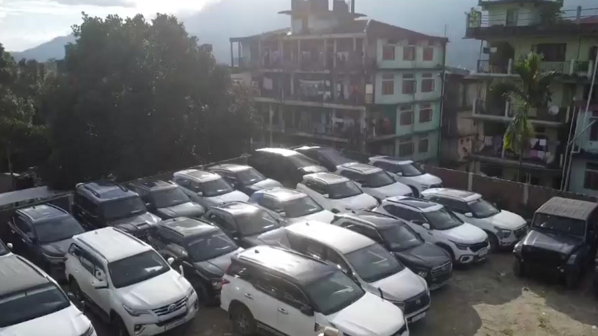 अरुणाचल से चोरी की 57 लग्जरी गाड़ियां बरामद, दिल्ली NCR से चुराकर इंजन और चेसिस नंबर बदल देते थे