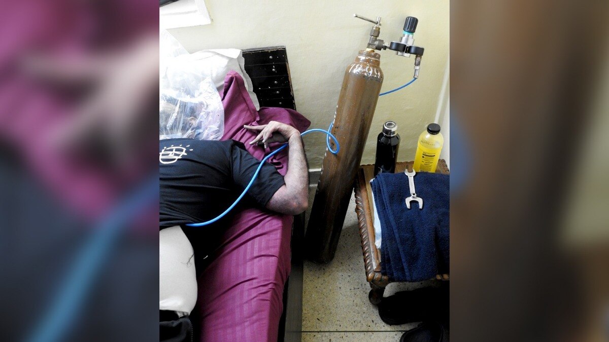 'मेरे लिए मौत जीवन का सबसे खूबसूरत हिस्सा है...' चार्टर्ड अकाउंटेंट युवक ने हीलियम गैस से की खुदकुशी, Facebook पोस्ट पर ये लिखा