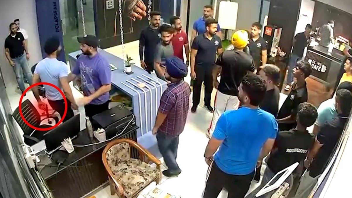 Punjabi Singer shows pistol to use gym machine on gunpoint- Booked under Arms act