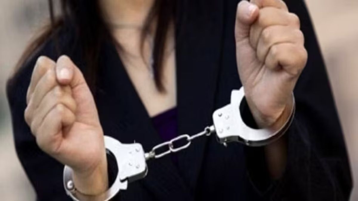 हैदराबाद एअरपोर्ट पर पकड़ी गई महिला. (Photo: Representational)