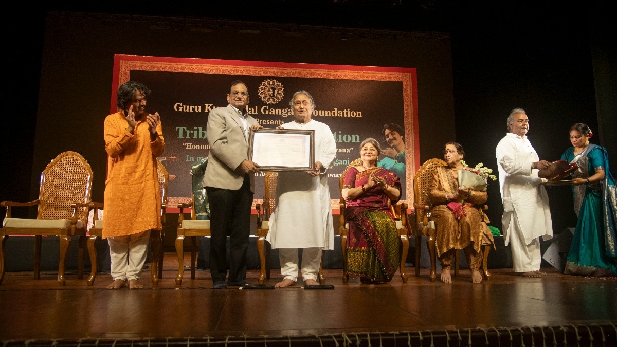 Ustad Amzad Ali Khan