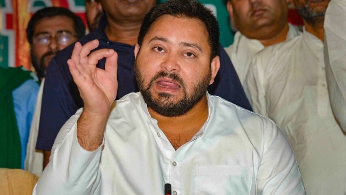 tejashwi yadतेजस्वी यादव ने चुनाव आयोग पर कई गंभीर सवाल खड़े किए.- (File Photo: ITG)av