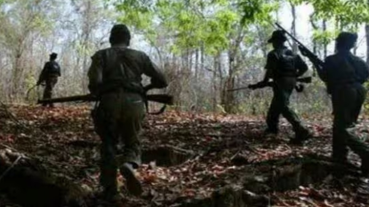 Maoists blew up railway tracks by carrying out an explosion in Jharkhand