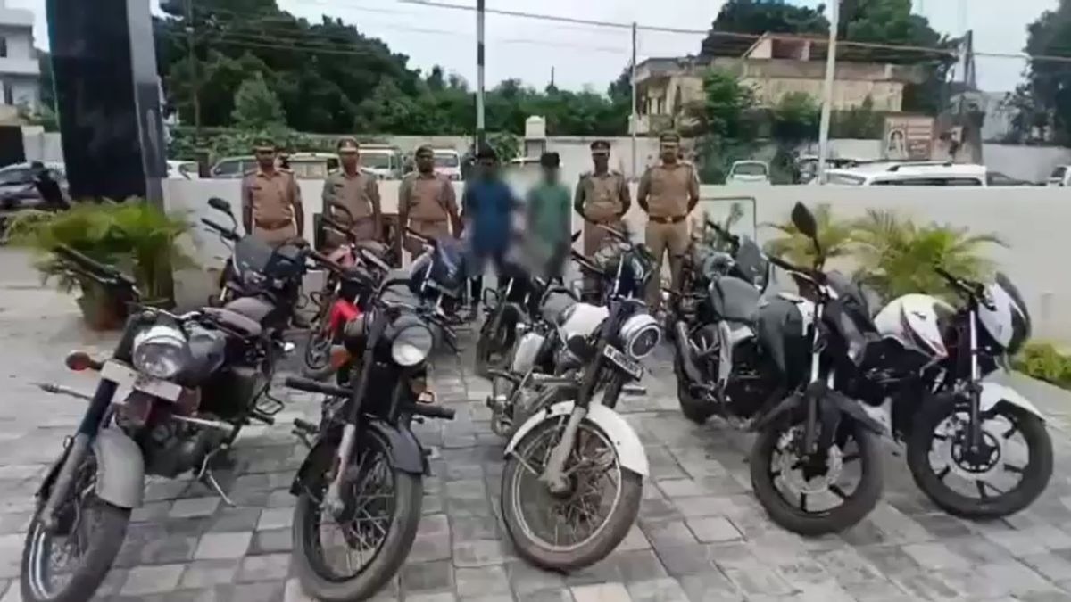 पुलिस ने बाइक चोरी गैंग को पकड़ा. (Photo: ITG)