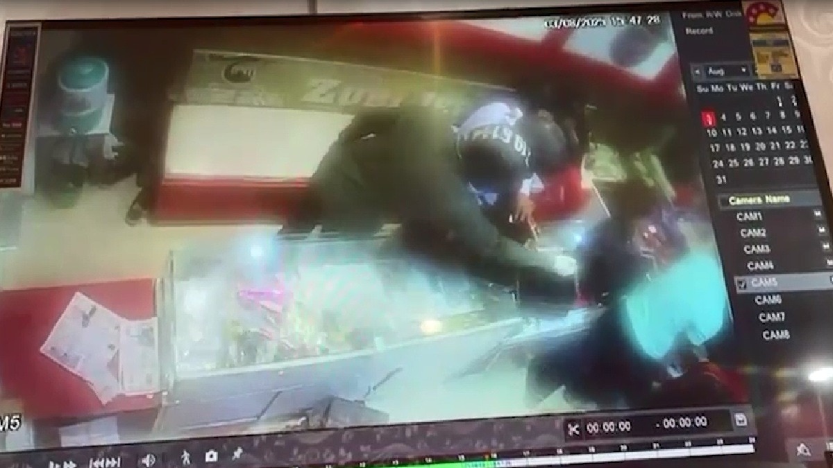 loot captured in cctv