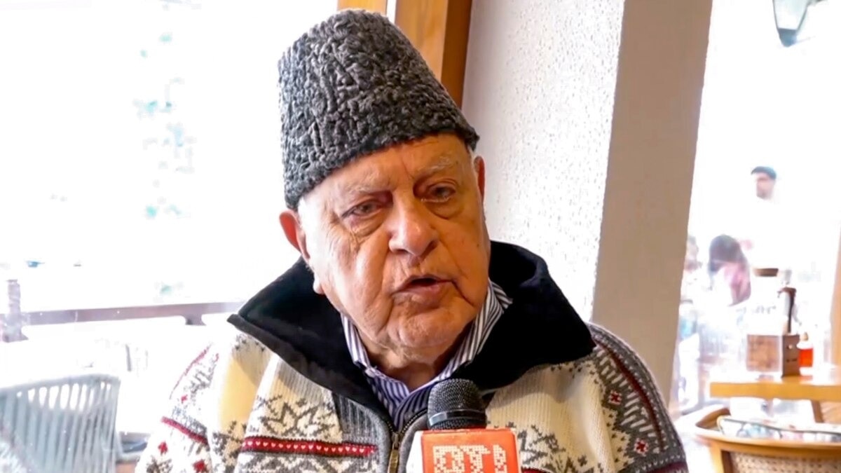 आतंकवाद के मुद्दे पर पूर्व सीएम फारूक अब्दुल्ला ने दिया विवादास्पद बयान (Photo: PTI)