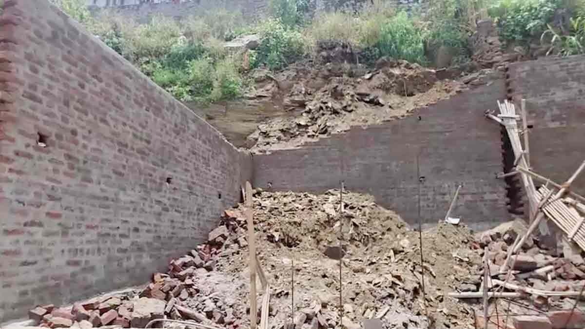 Three workers died due to collapse