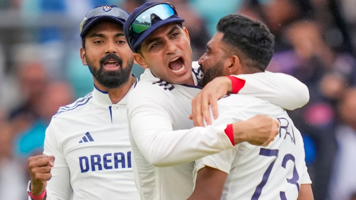 Mohammed Siraj with captain Shubman Gill and KL Rahul 
