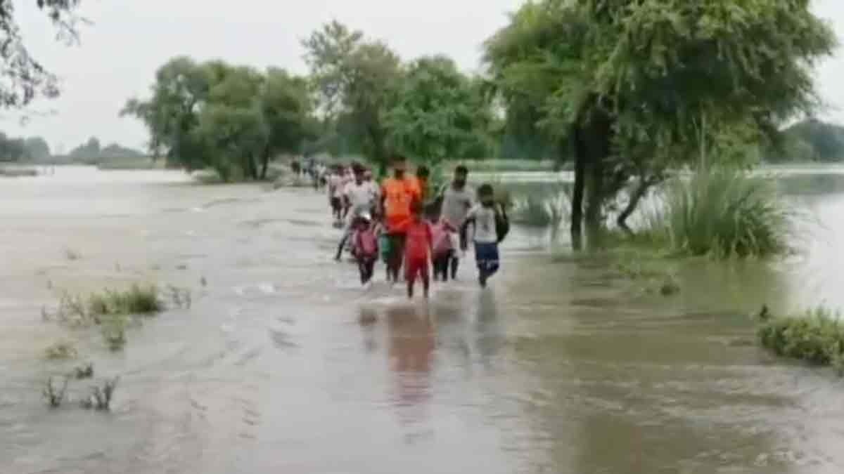 Ganga water reached the highest level in Ghazipur