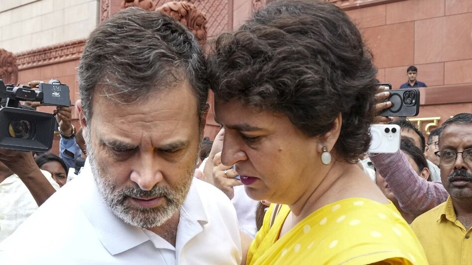 आखिर कोई जज कैसे तय कर सकता है 'सच्चा भारतीय' कौन, सवाल उठाना कसौटी कैसे? - priyanka gandhi questions supreme court true indian remark on rahul gandhi opnm1 - AajTak