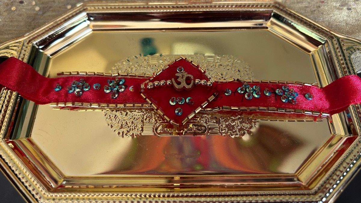 Pakistan-born Qamar Sheikh prepares Rakhi for PM Modi