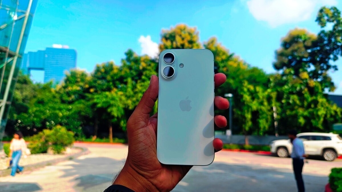 iPhone 16