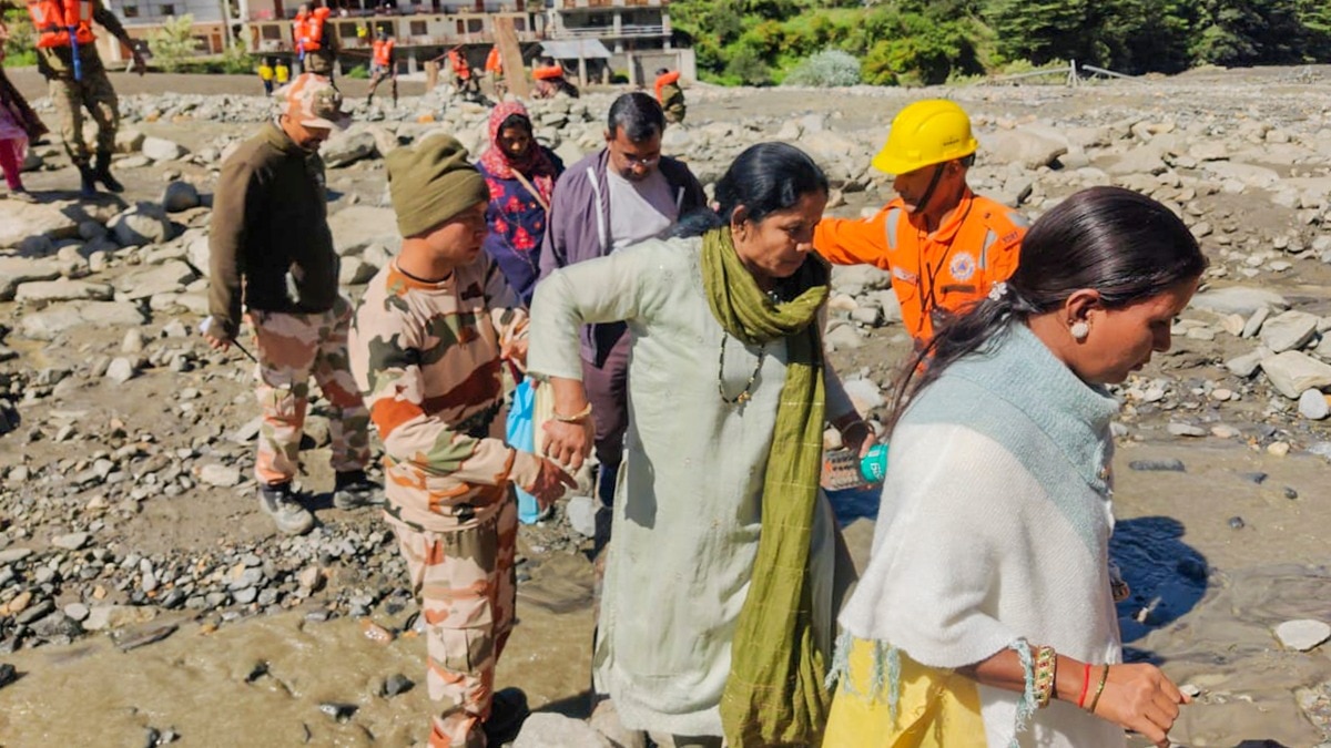 उत्तरकाशी के धराली में चल रहा रेस्क्यू ऑपरेशन
