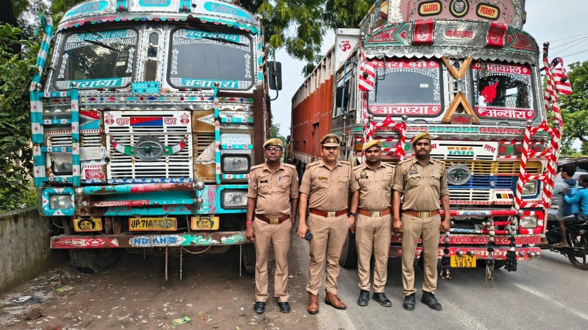  दो ट्रक भी जब्त .(Photo: Siddhartha Gupta/ITG)
