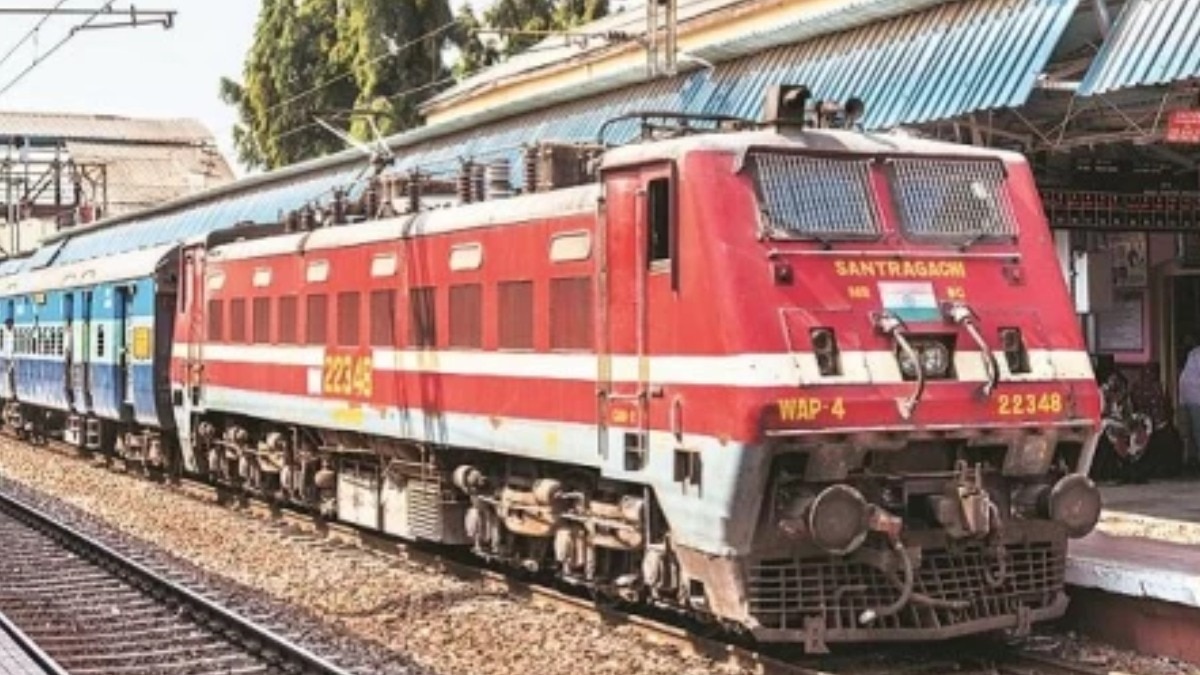  A girl from Katni in Madhya Pradesh went missing from Narmada Express under suspicious circumstances