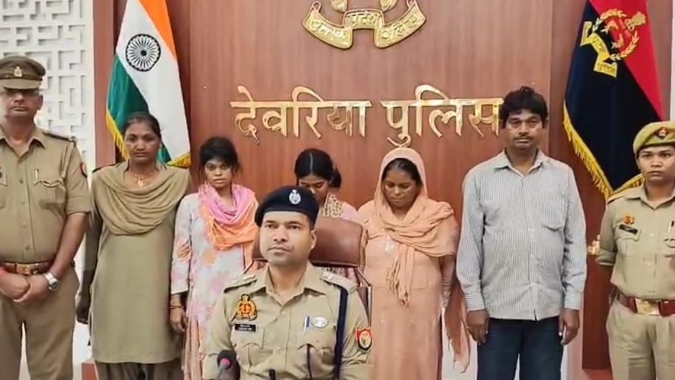 पुलिस की गिरफ्त में आरोपी. (Photo: Ram Pratap Singh/ITG)
