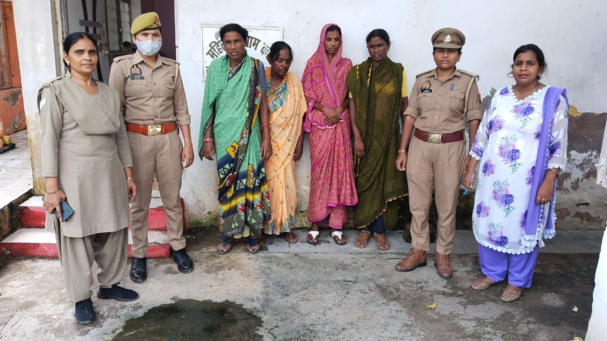 नागपुर की चार महिला गिरफ्तार. (Photo: Siddhartha Gupta/ITG)