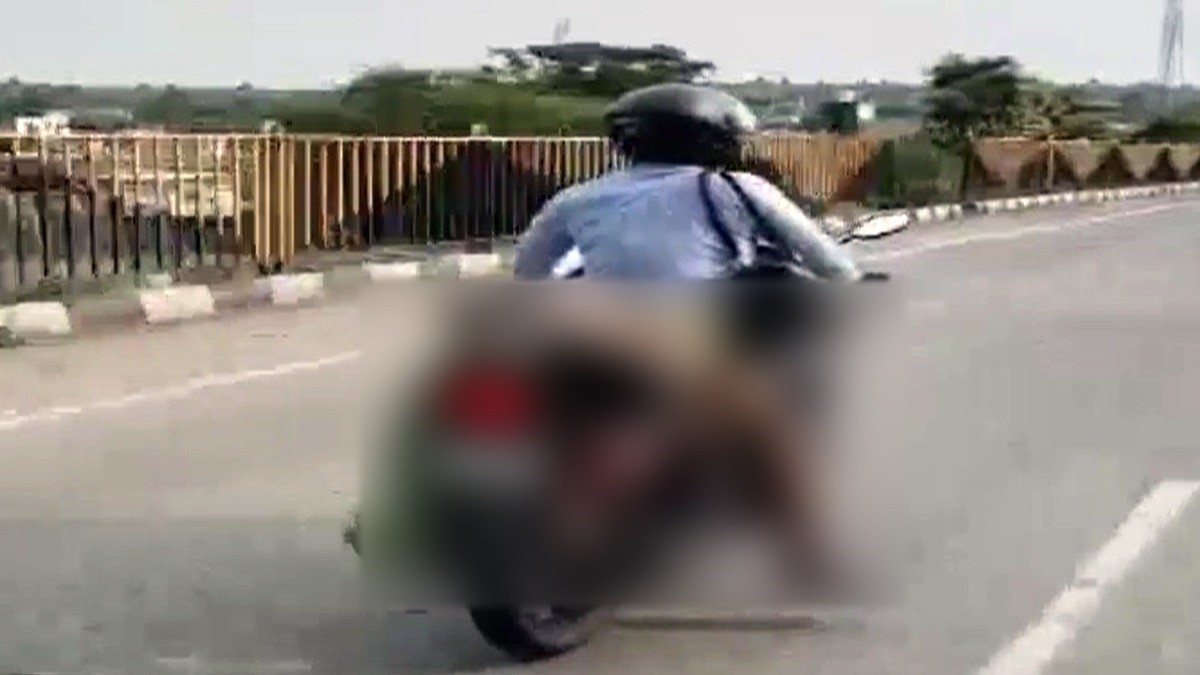 पत्नी की सड़क हादसे में मौत, शव के लिए वाहन नहीं मिला तो बाइक पर बांधकर ले गया पति