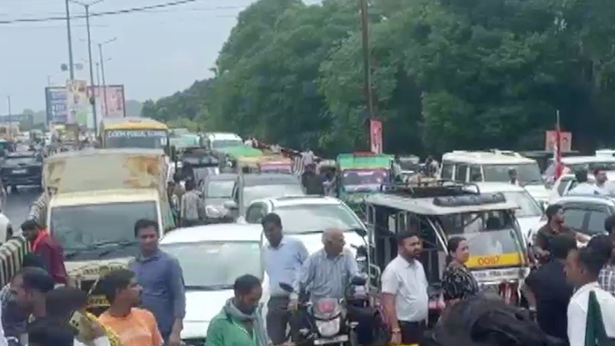  ग्वालियर की सड़कों पर ट्रैफिक जाम.(Photo:Screengrab)