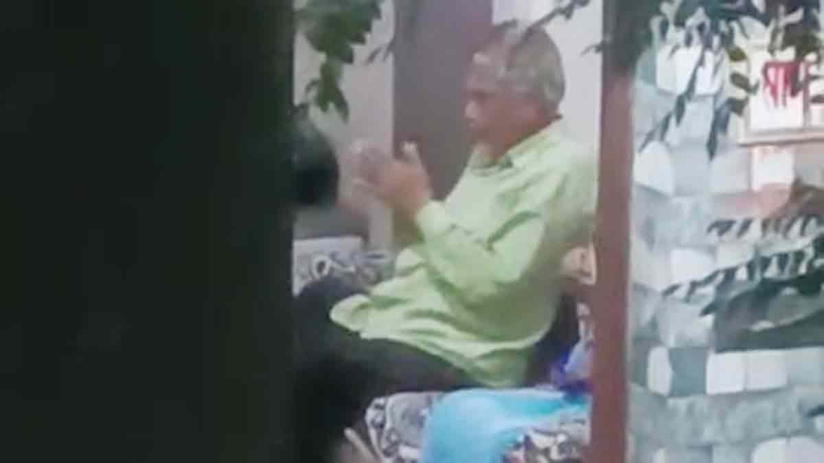 Son beats up his elderly father
