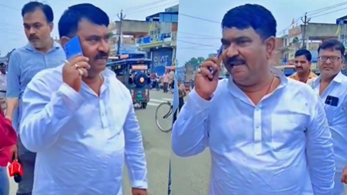 Fatehpur BJP District President talking to SP on the phone (Photo- Screengrab)