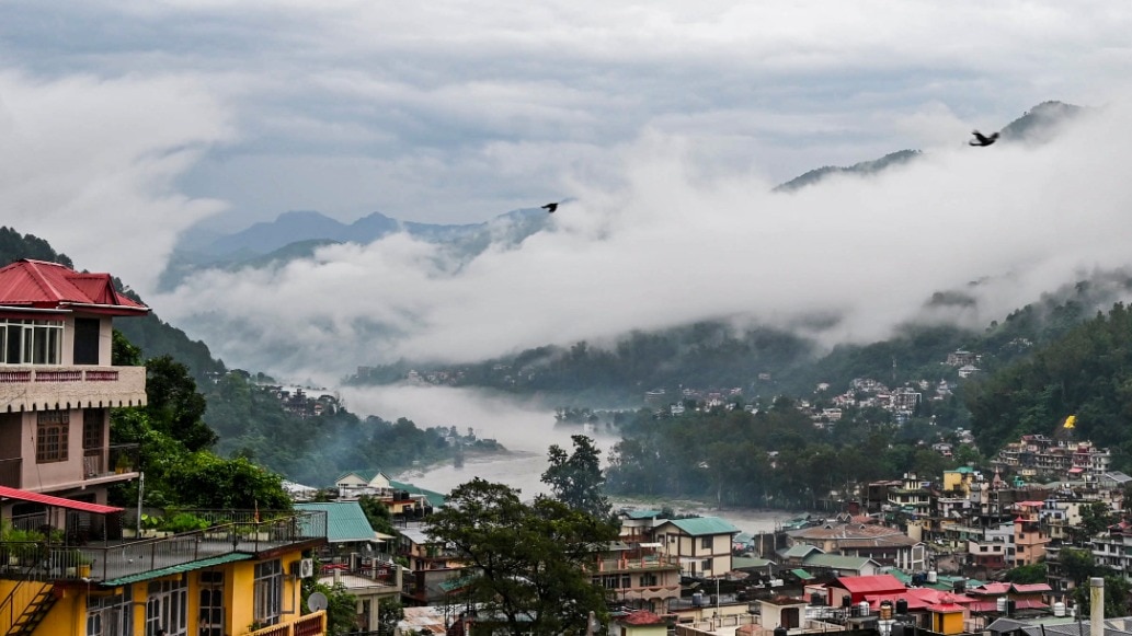Weather Alert: उत्तराखंड-हिमाचल से जम्मू तक Extremely Heavy Rain का अलर्ट, इन दो राज्यों के लिए आज का दिन भारी