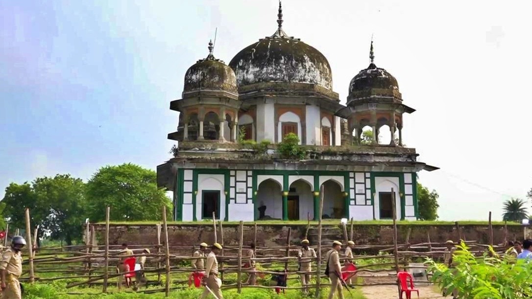 Fatehpur Abdul Samad tomb dispute (photo- pti)