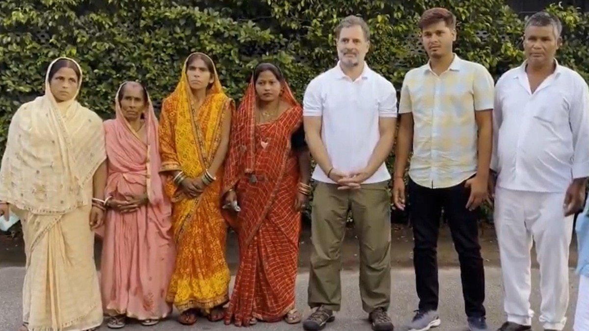 rahul gandhi with voters