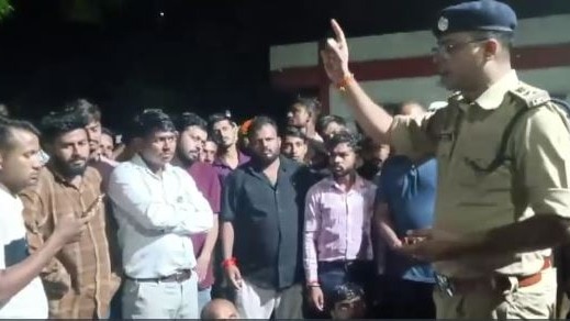 महिला की हत्या के बाद बवाल (Photo: Screengrab)